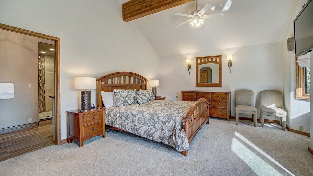 Photo of Bedroom in Three Peaks