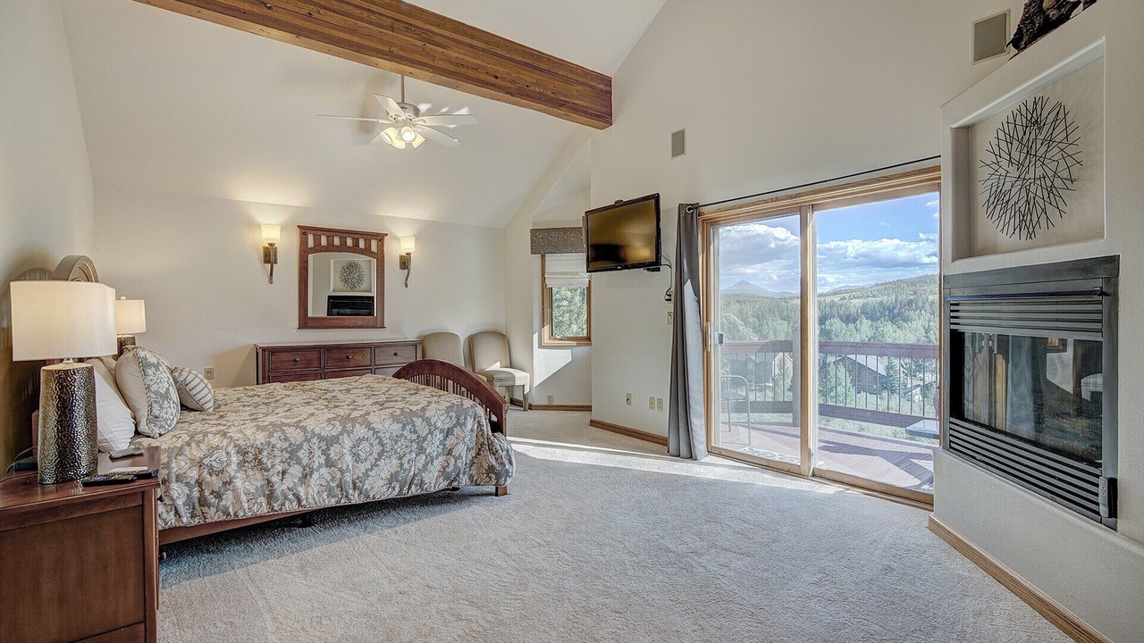 Photo of Bedroom in Three Peaks