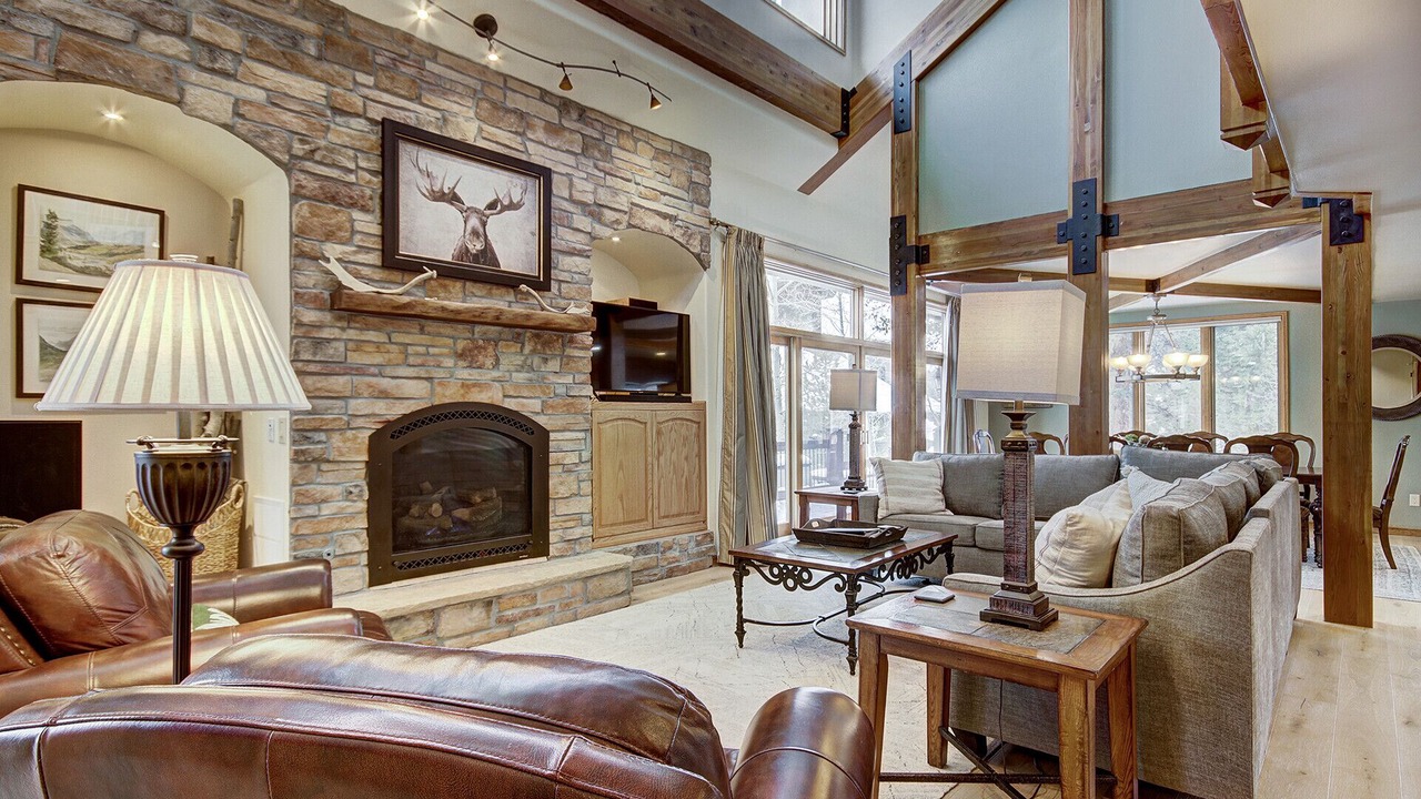 Photo of Livingroom in Three Peaks