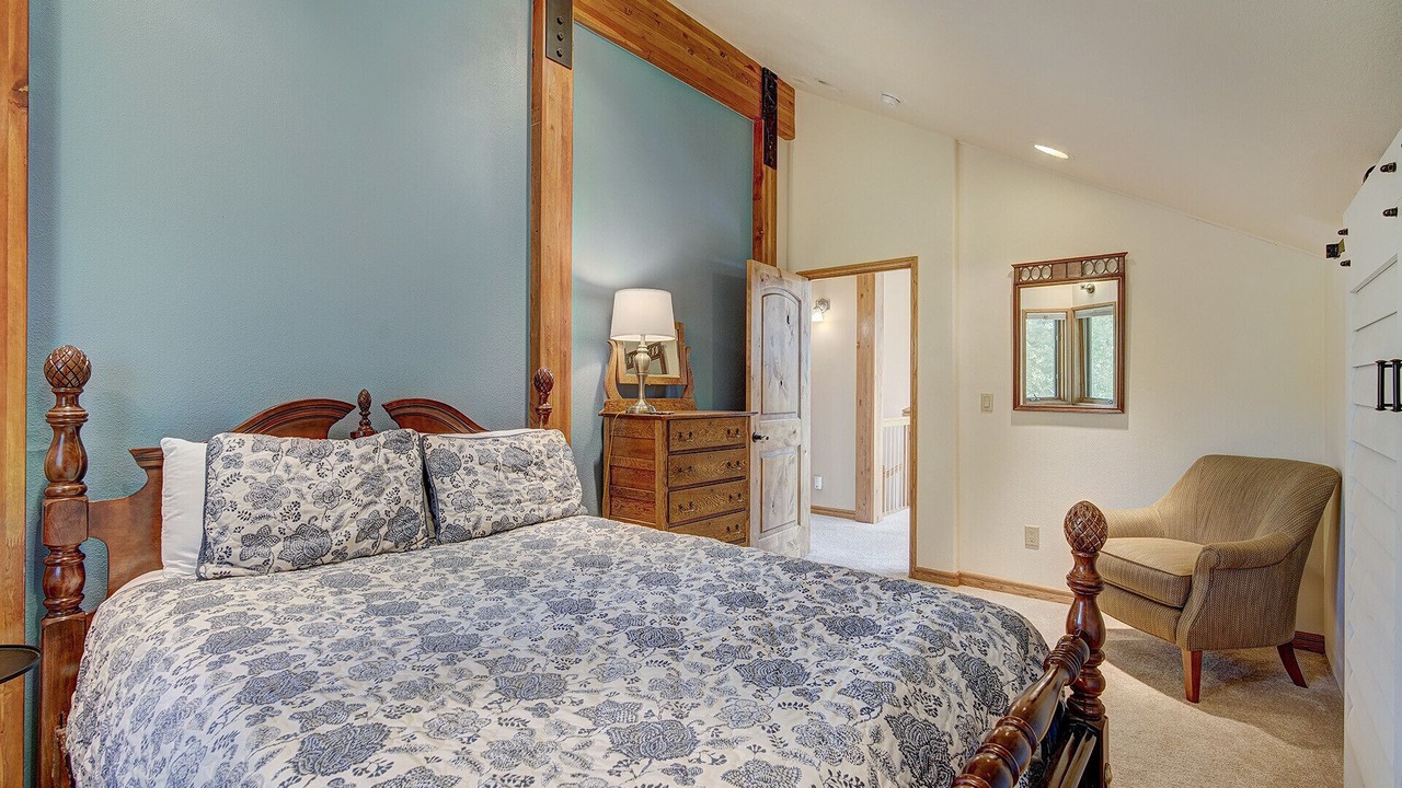 Photo of Bedroom in Three Peaks