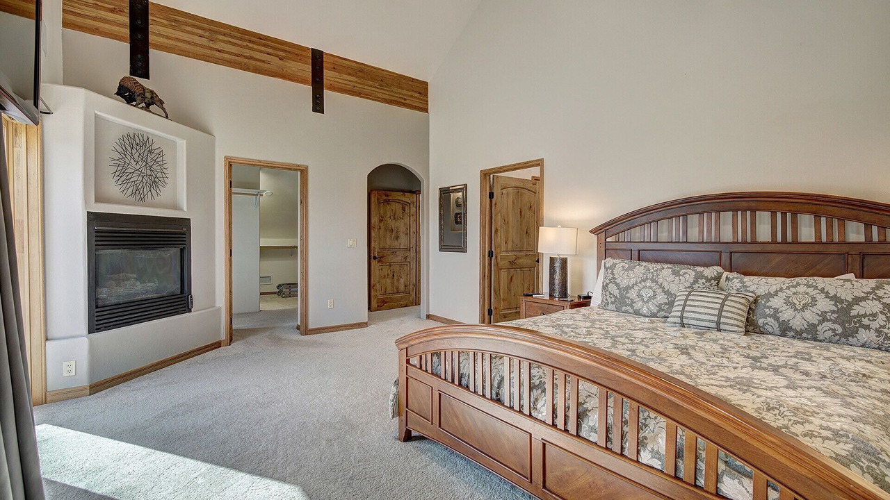 Photo of Bedroom in Three Peaks