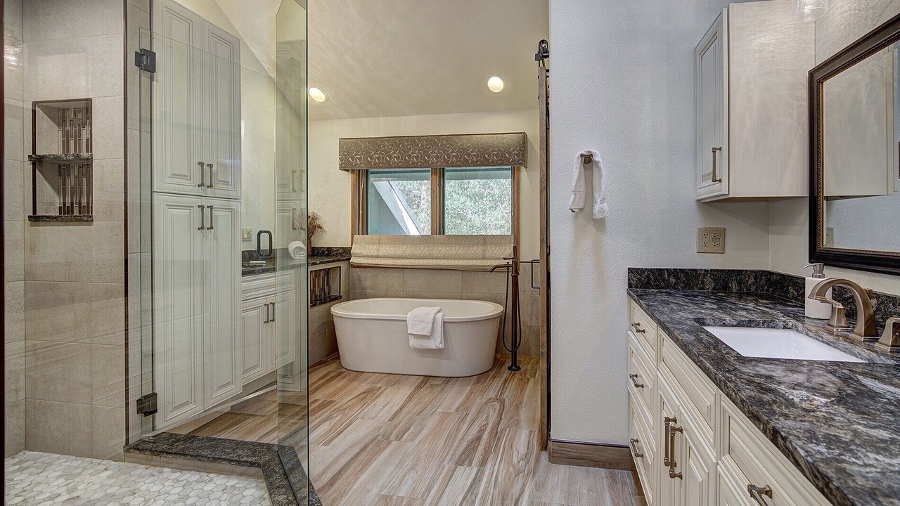 Photo of Bathroom in Three Peaks