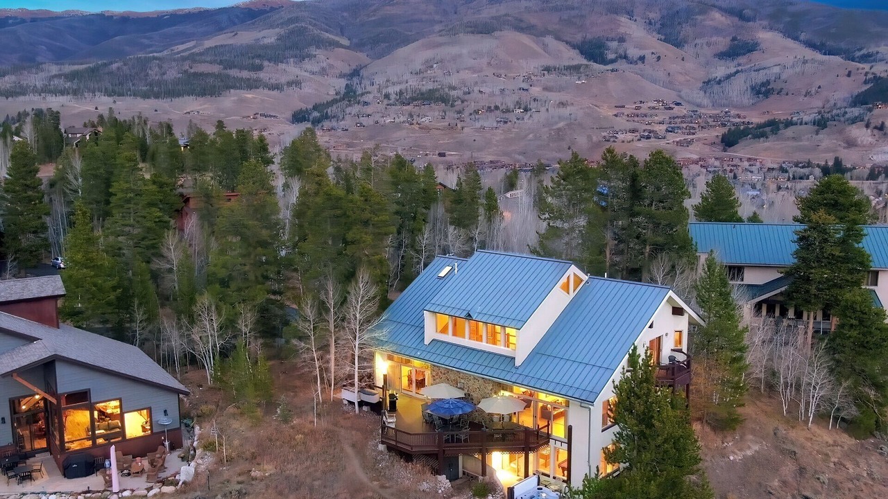Photo of Outdoor in Three Peaks