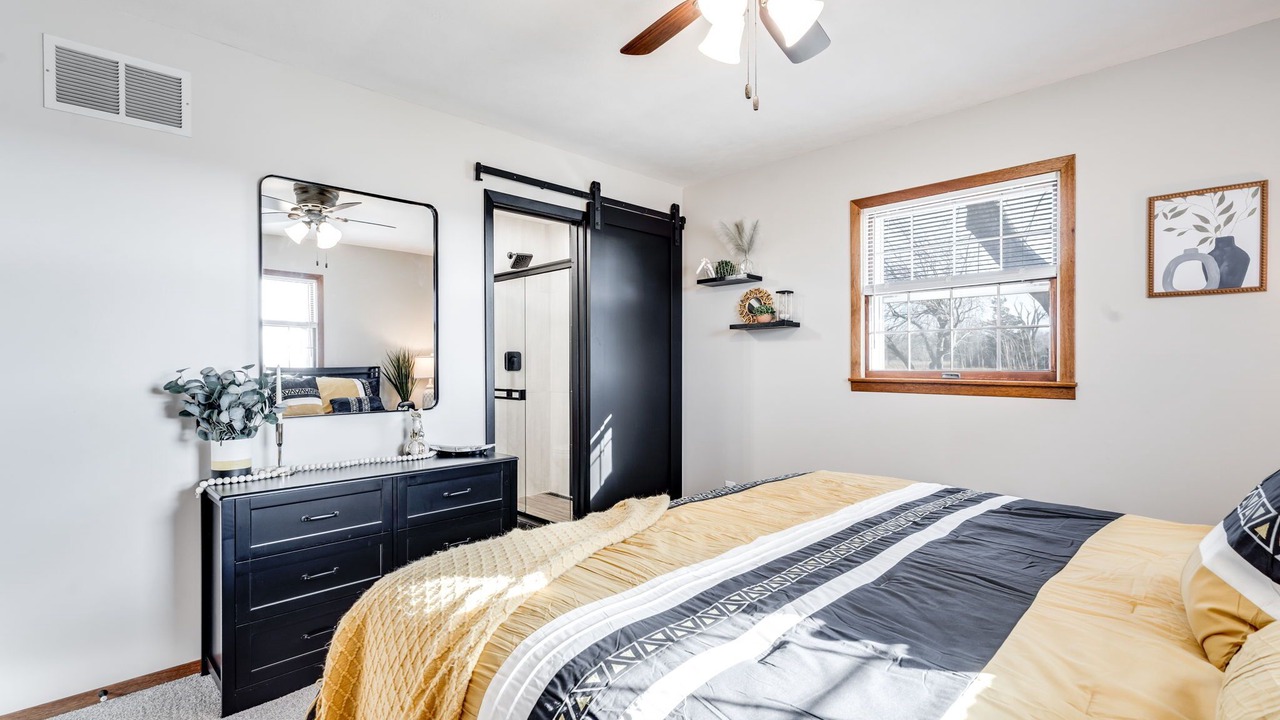 Photo of Bedroom in Hutchinson