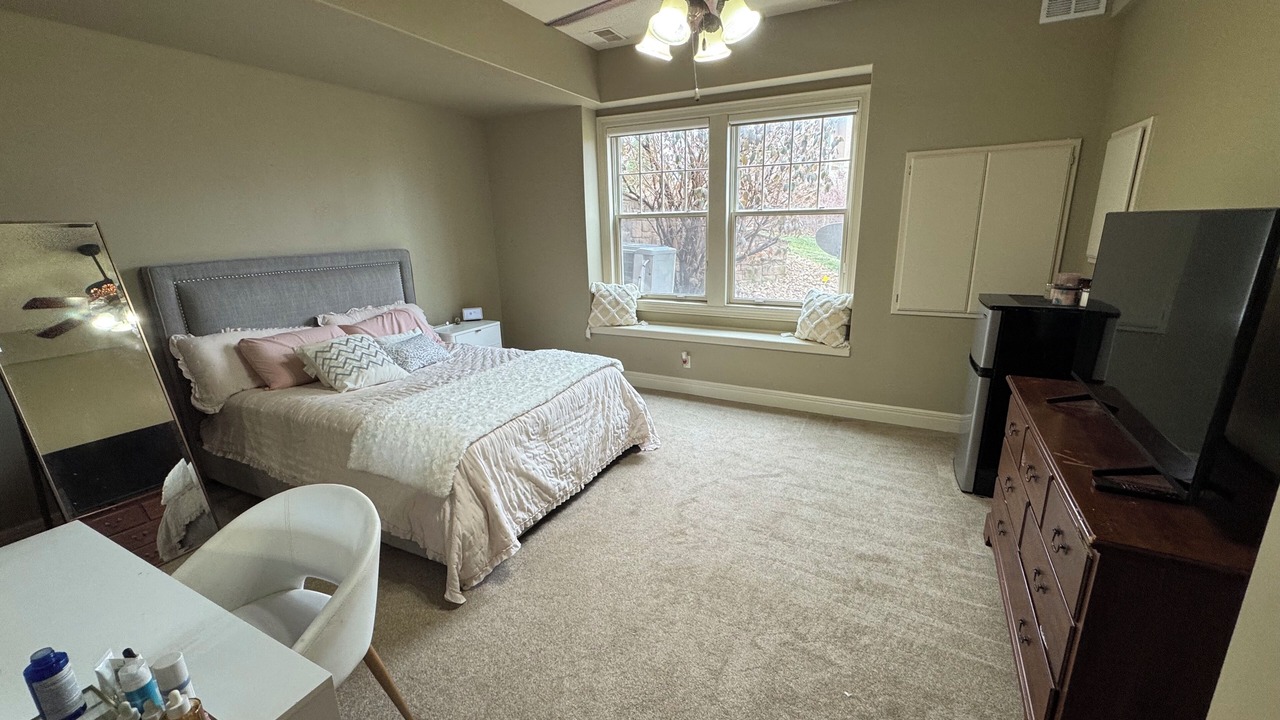 Photo of Bedroom in Parkville