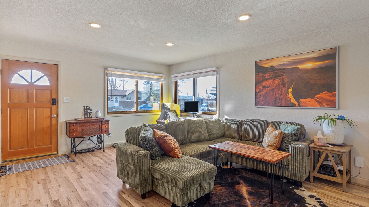 Photo of Livingroom in Laramie