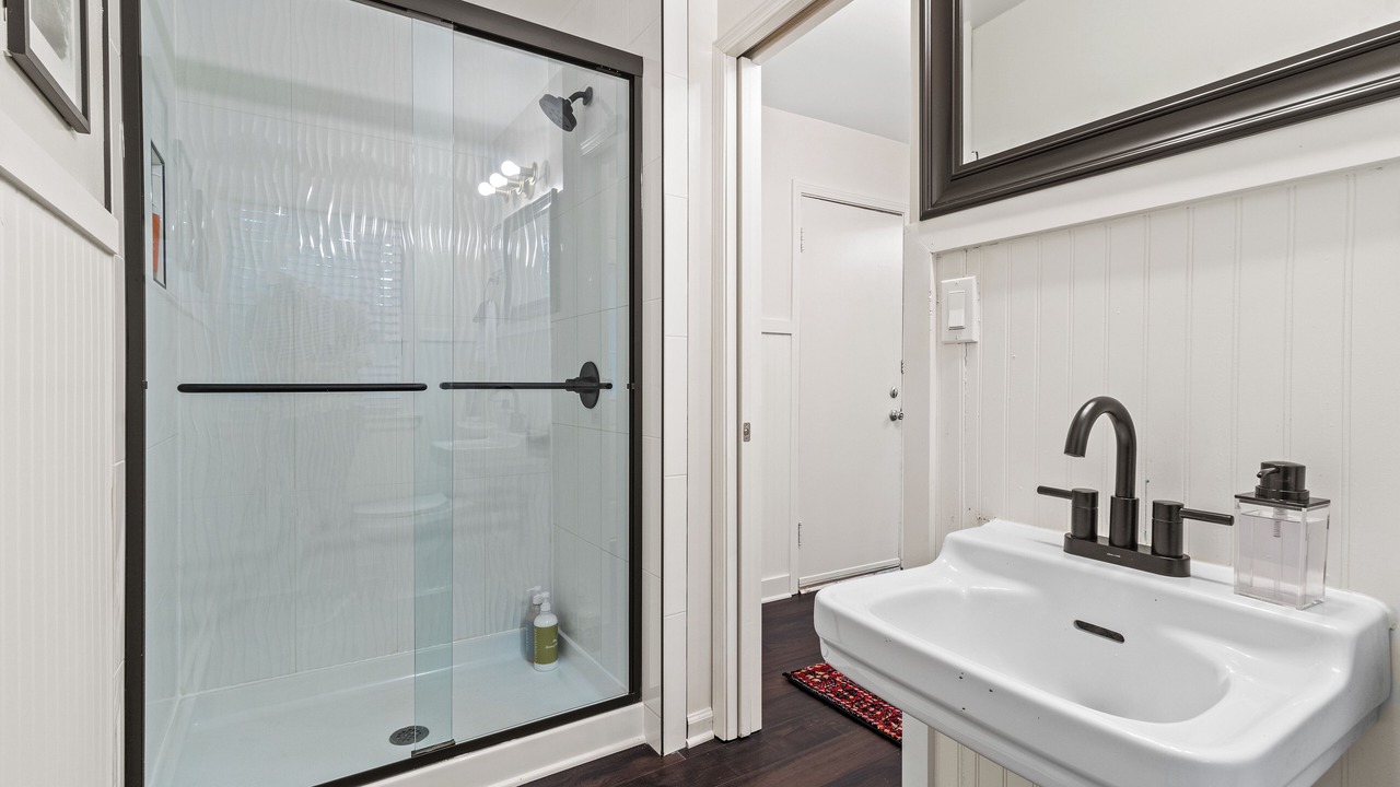 Photo of Bathroom in Fairway