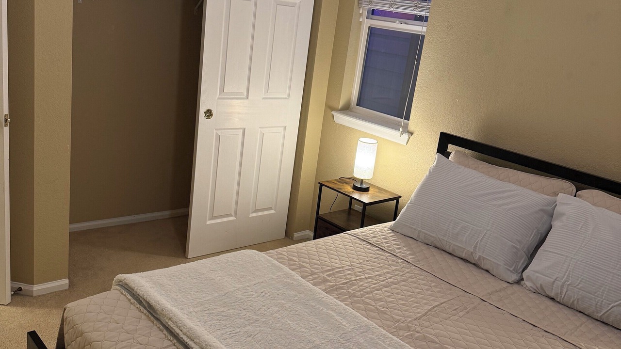 Photo of Bedroom in Aurora
