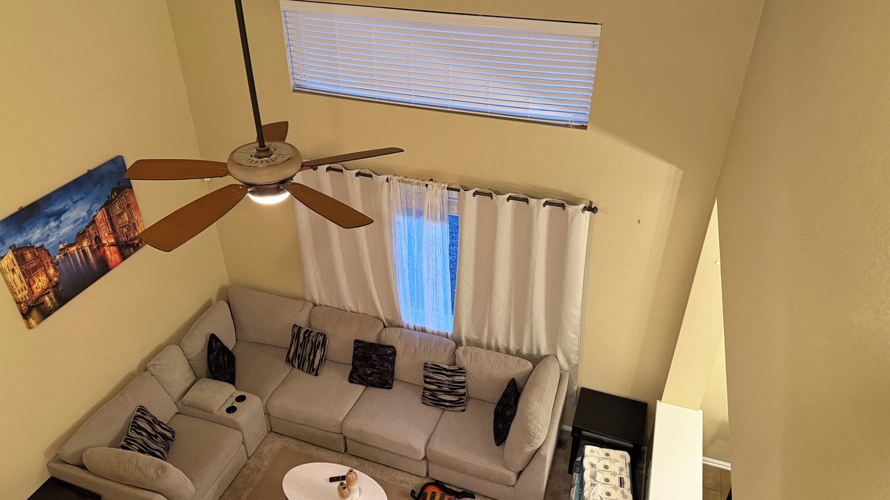 Photo of Livingroom in Aurora
