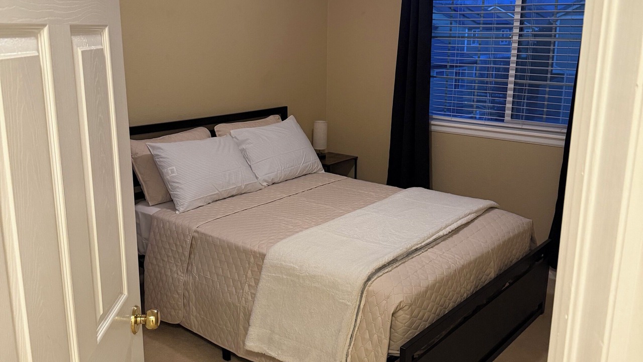 Photo of Bedroom in Aurora