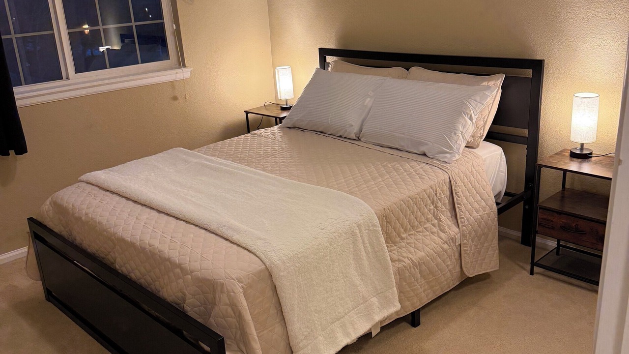 Photo of Bedroom in Aurora