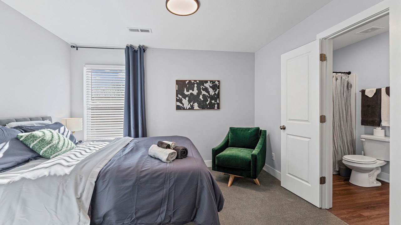 Photo of Bedroom in Raytown