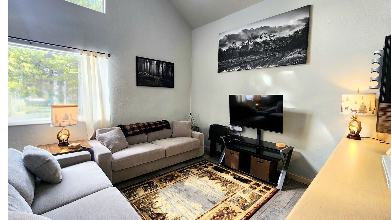 Photo of Livingroom in Casper Mountain
