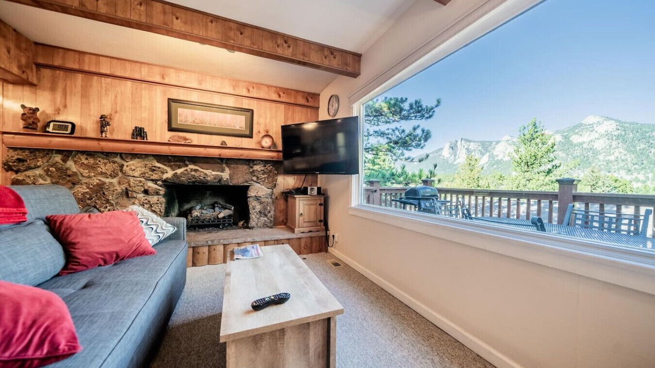Photo of Livingroom in Estes Park