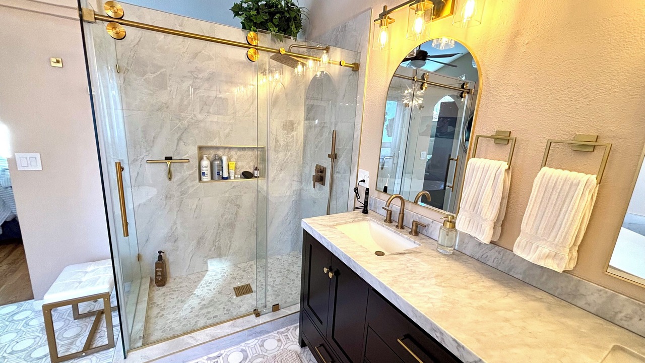 Photo of Bathroom in Skyway
