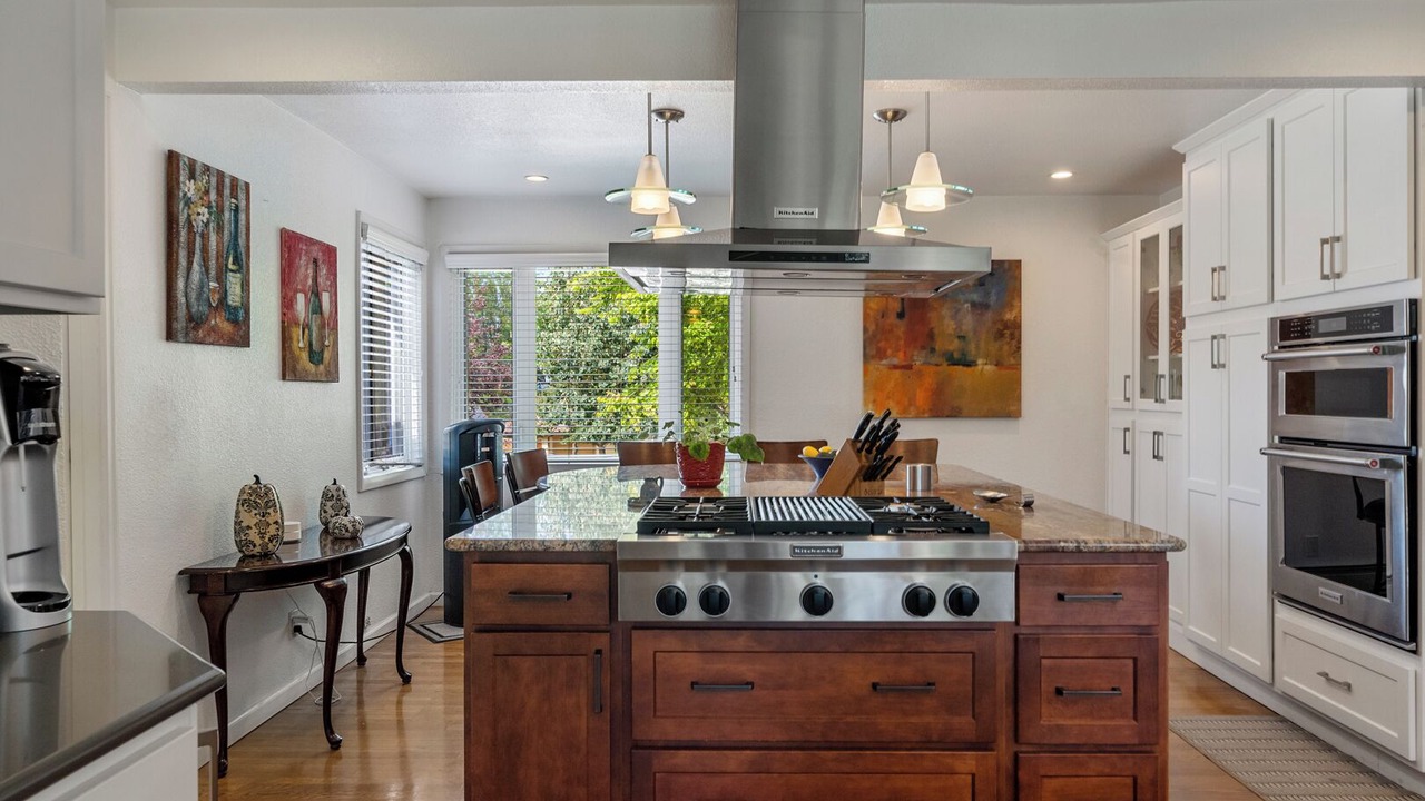 Photo of Kitchen in Skyway