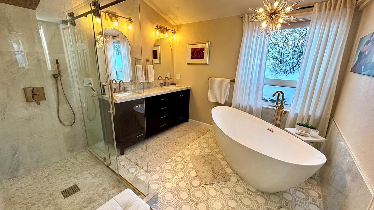 Photo of Bathroom in Skyway