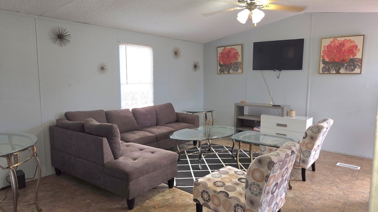 Photo of Livingroom in Farmington