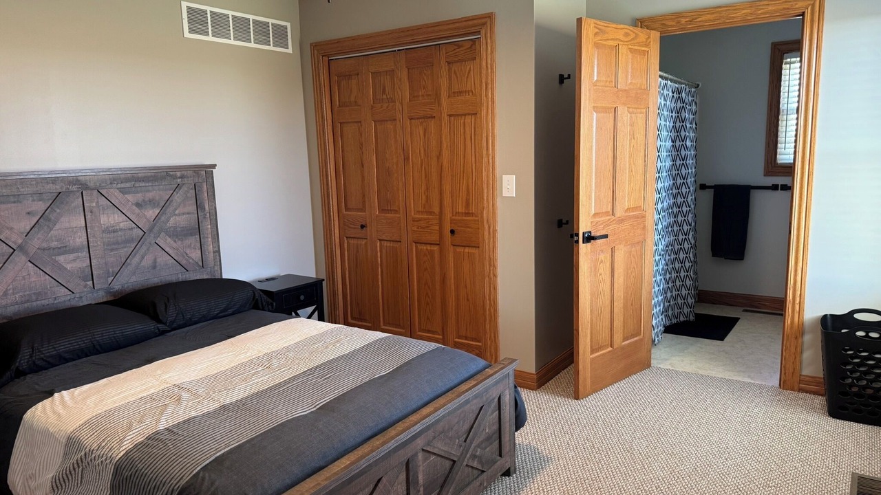 Photo of Bedroom in Lamont
