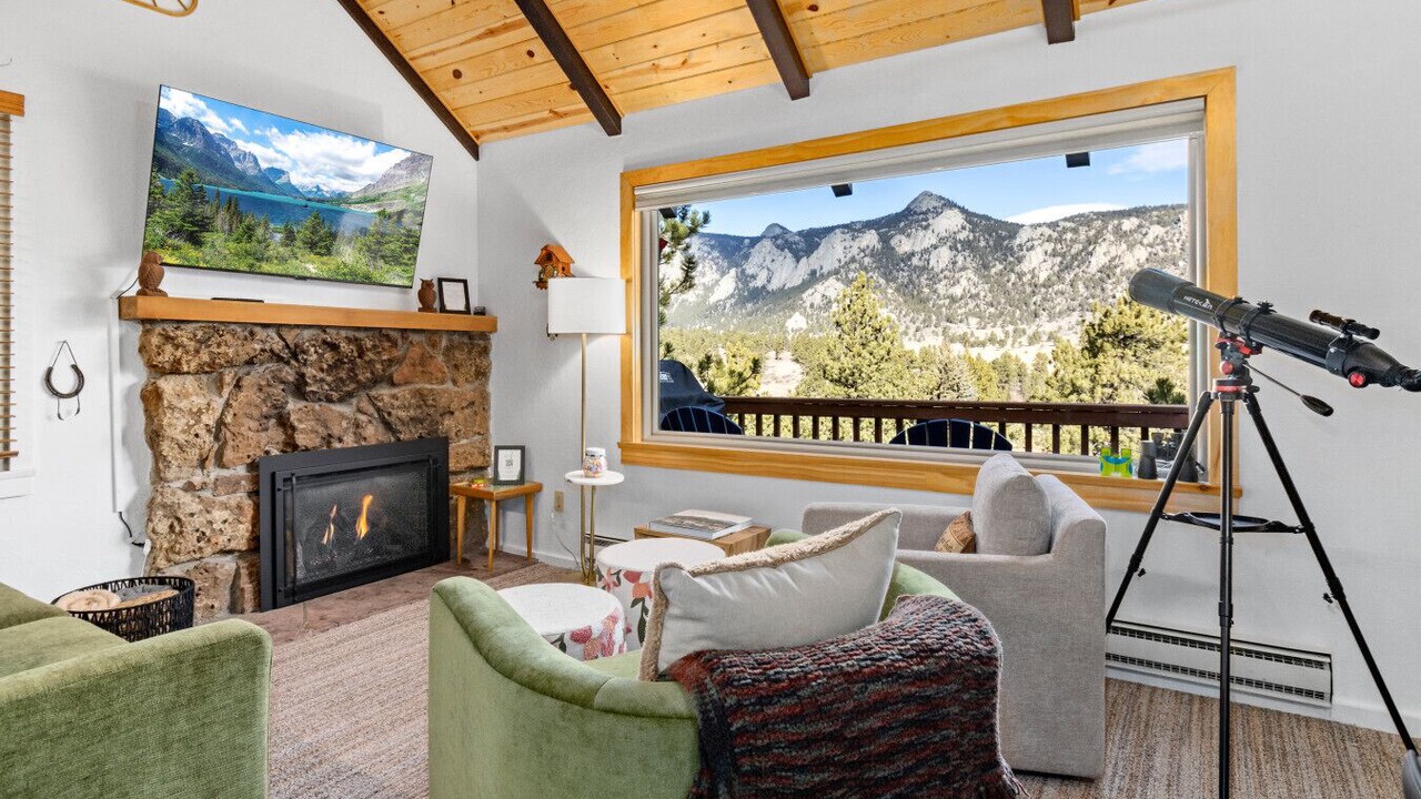 Photo of Livingroom in Estes Park