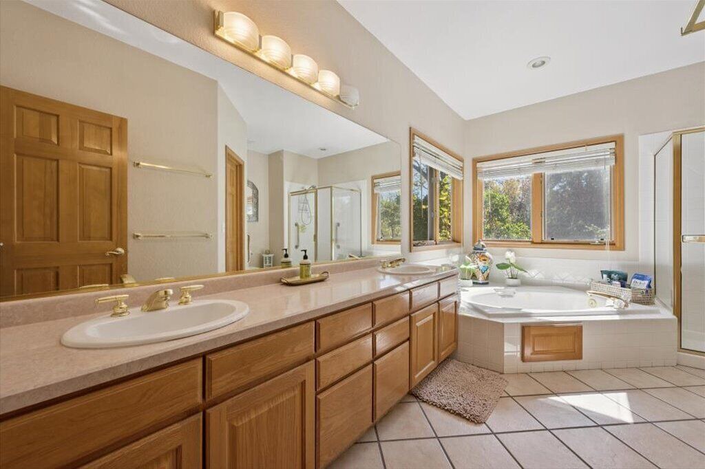 Photo of Bathroom in Dupont