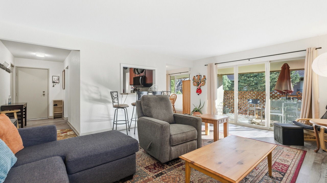 Photo of Livingroom in East Boulder