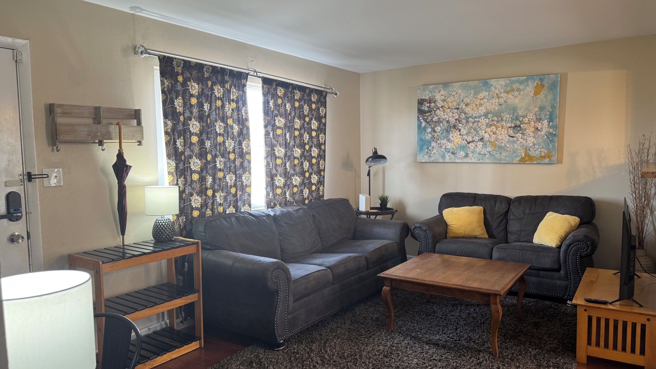 Photo of Livingroom in Berkley