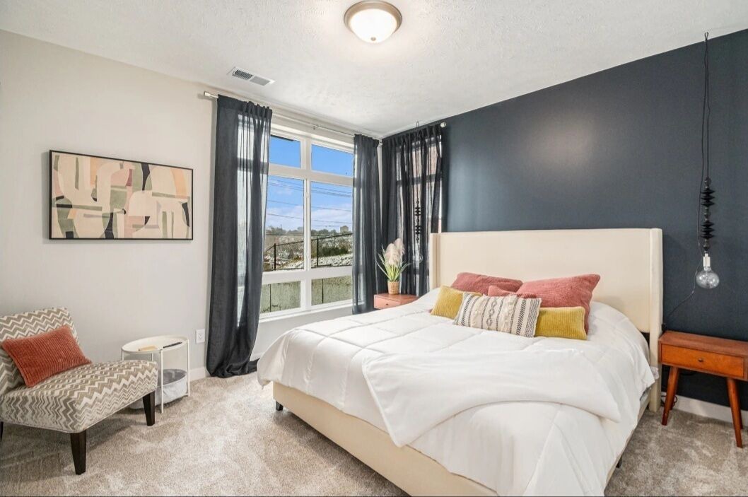 Photo of Bedroom in Dundee-Happy Hollow Historic District