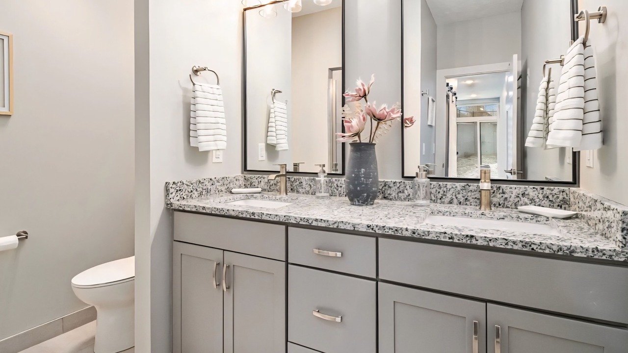 Photo of Bathroom in Dundee-Happy Hollow Historic District