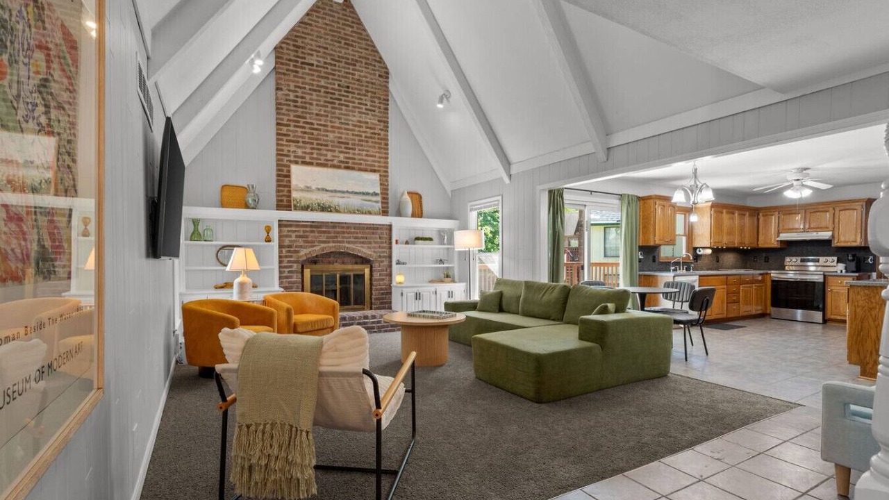 Photo of Livingroom in Overland Park
