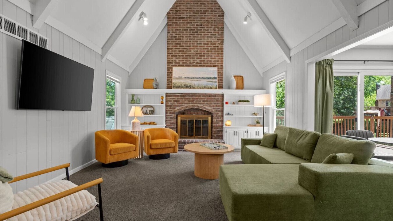 Photo of Livingroom in Overland Park