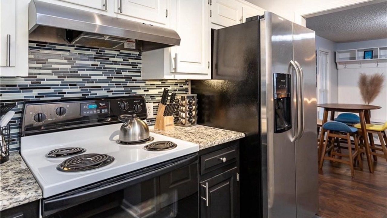 Photo of Kitchen in West Plaza