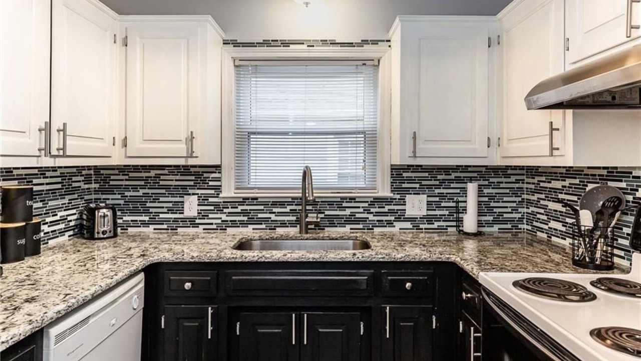 Photo of Kitchen in West Plaza