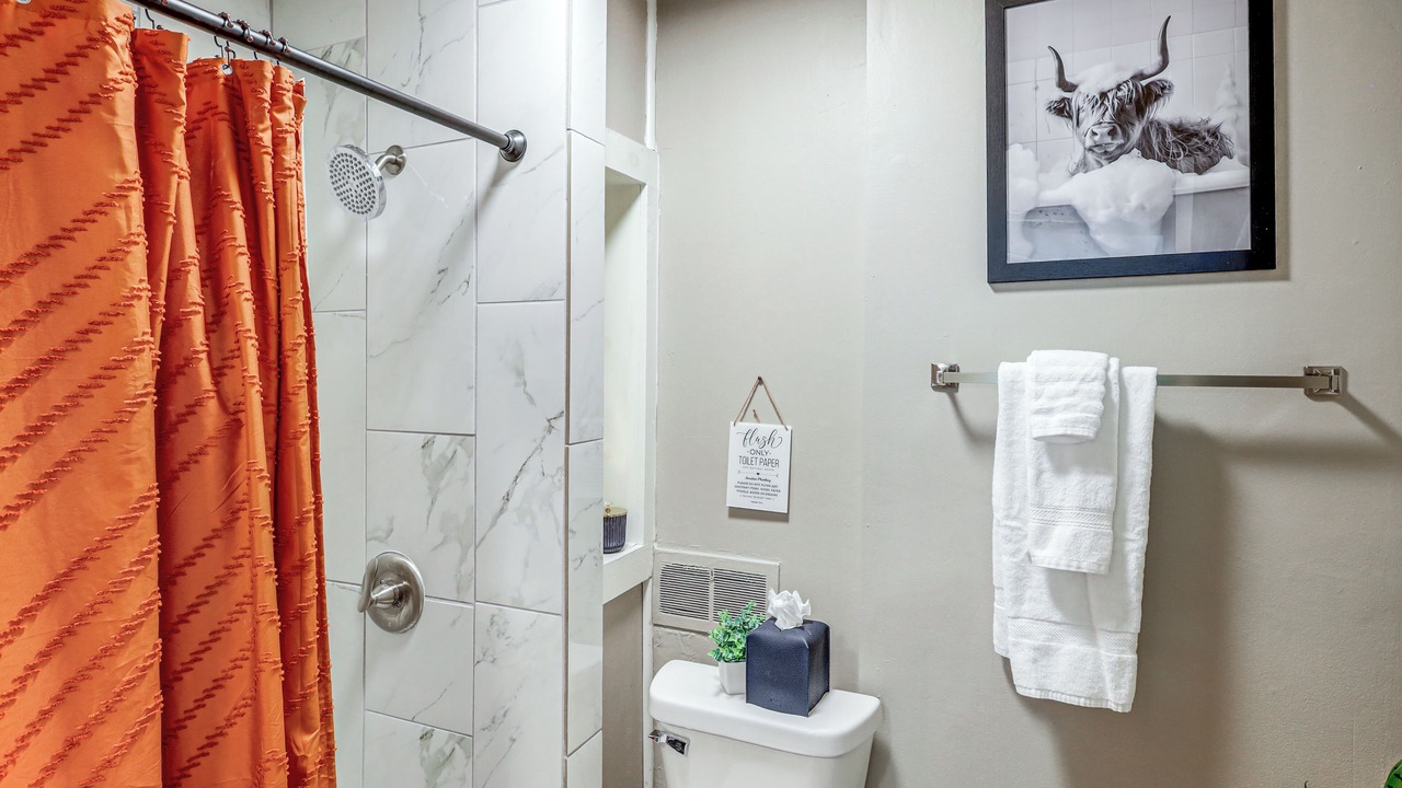 Photo of Bathroom in Joslyn Castle