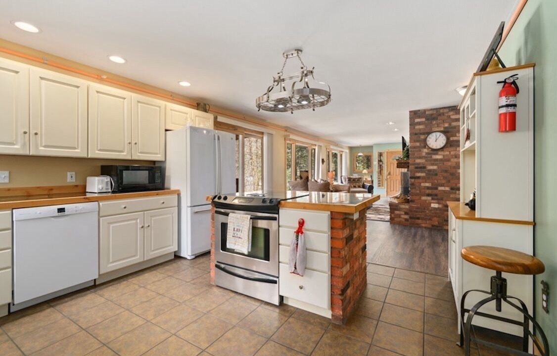 Photo of Kitchen in Drake