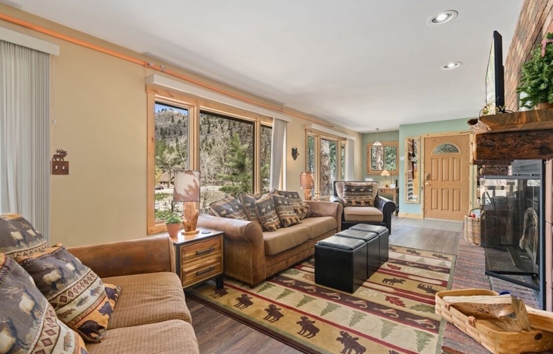 Photo of Livingroom in Drake