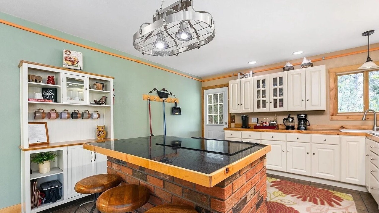 Photo of Kitchen in Drake