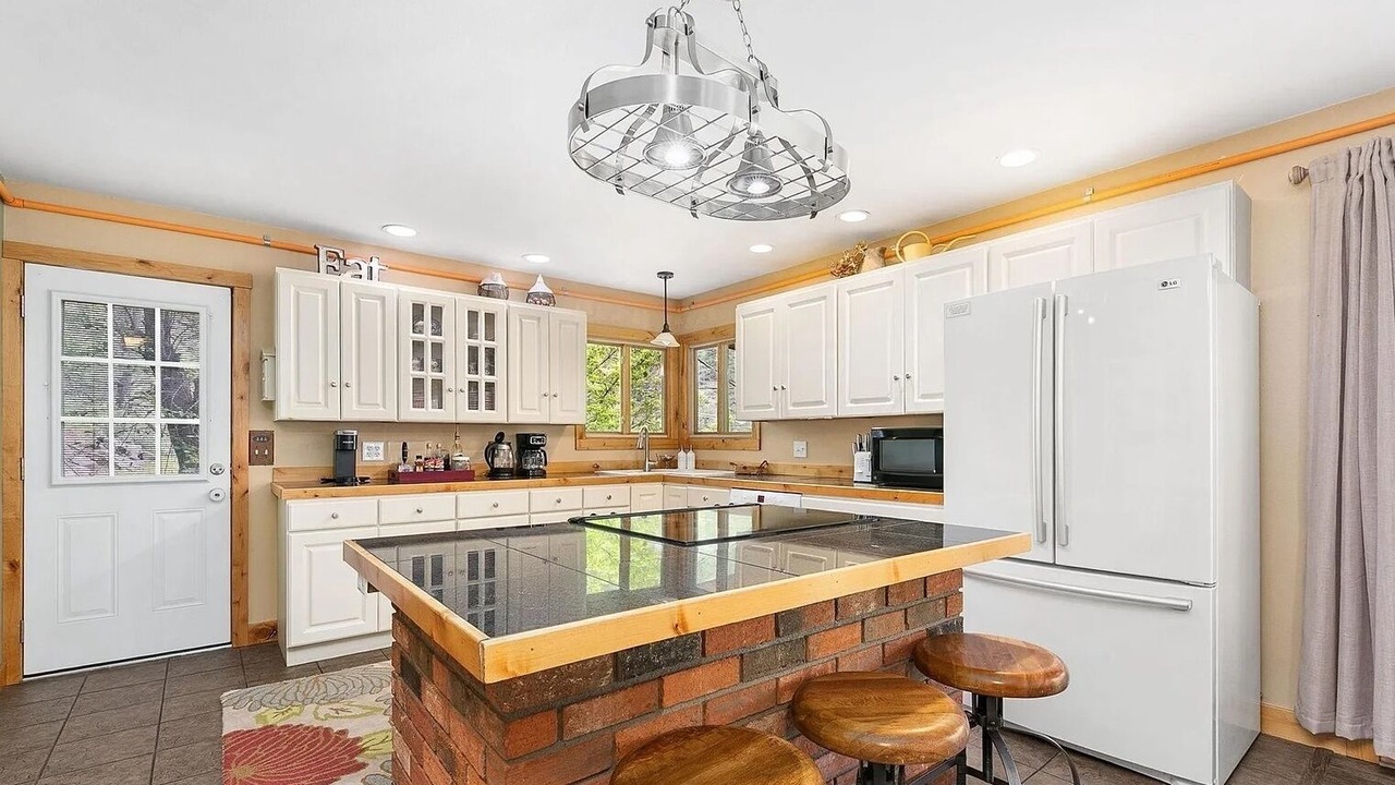 Photo of Kitchen in Drake