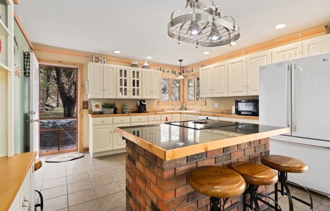 Photo of Kitchen in Drake