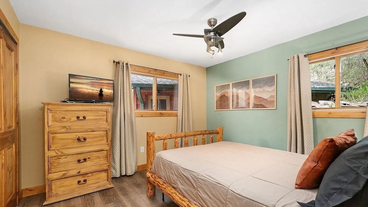 Photo of Bedroom in Drake
