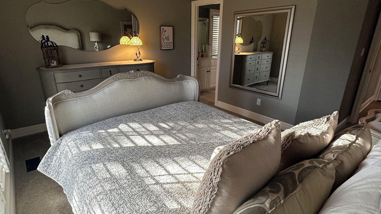 Photo of Bedroom in Leawood
