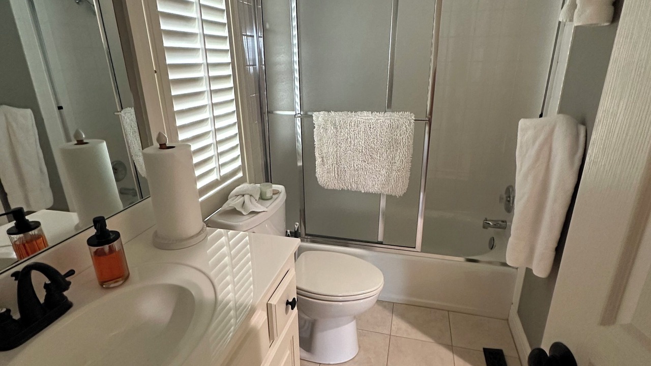 Photo of Bathroom in Leawood