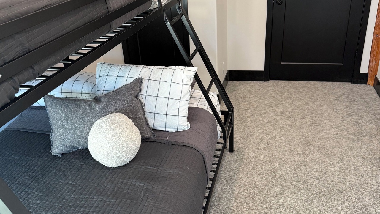 Photo of Bedroom in Elkhorn