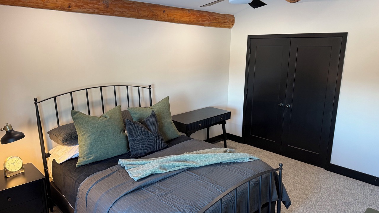 Photo of Bedroom in Elkhorn
