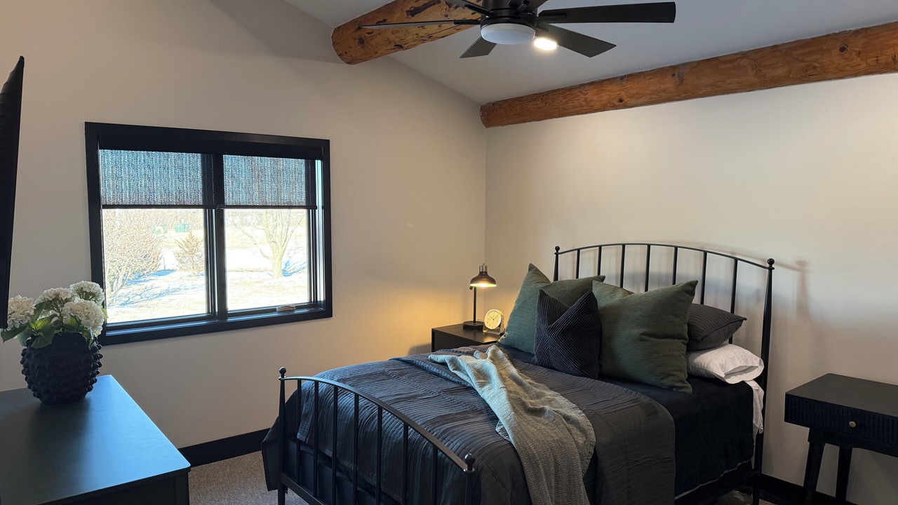 Photo of Bedroom in Elkhorn