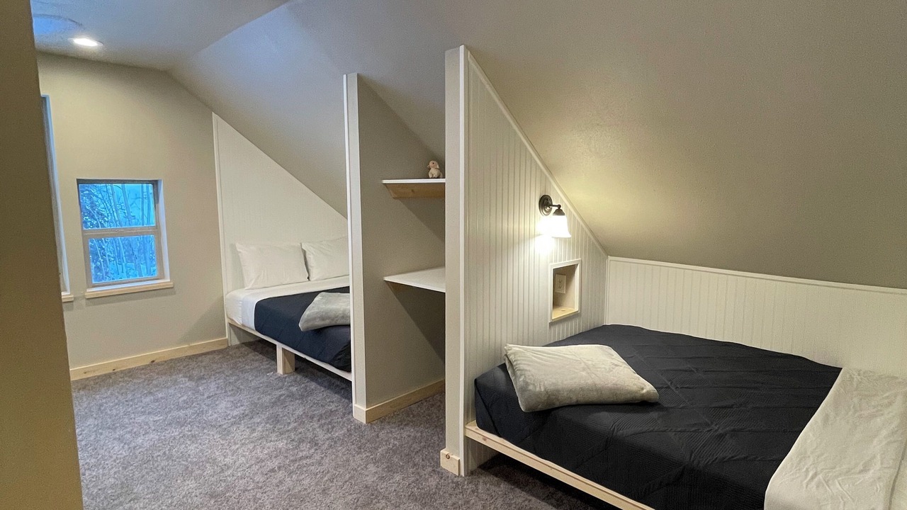 Photo of Bedroom in Garfield