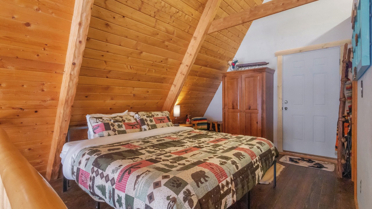 Photo of Bedroom in Red River