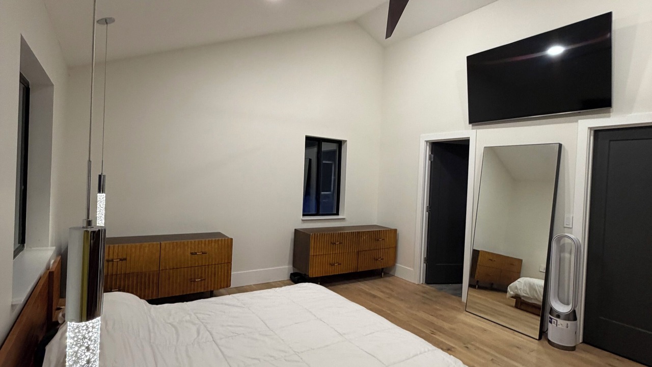 Photo of Bedroom in Summit Park
