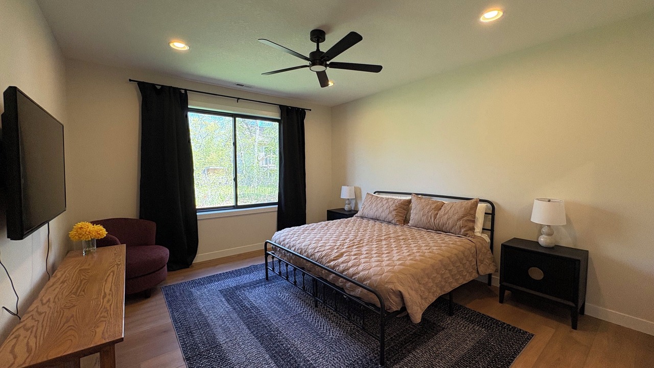 Photo of Bedroom in Breezy Point