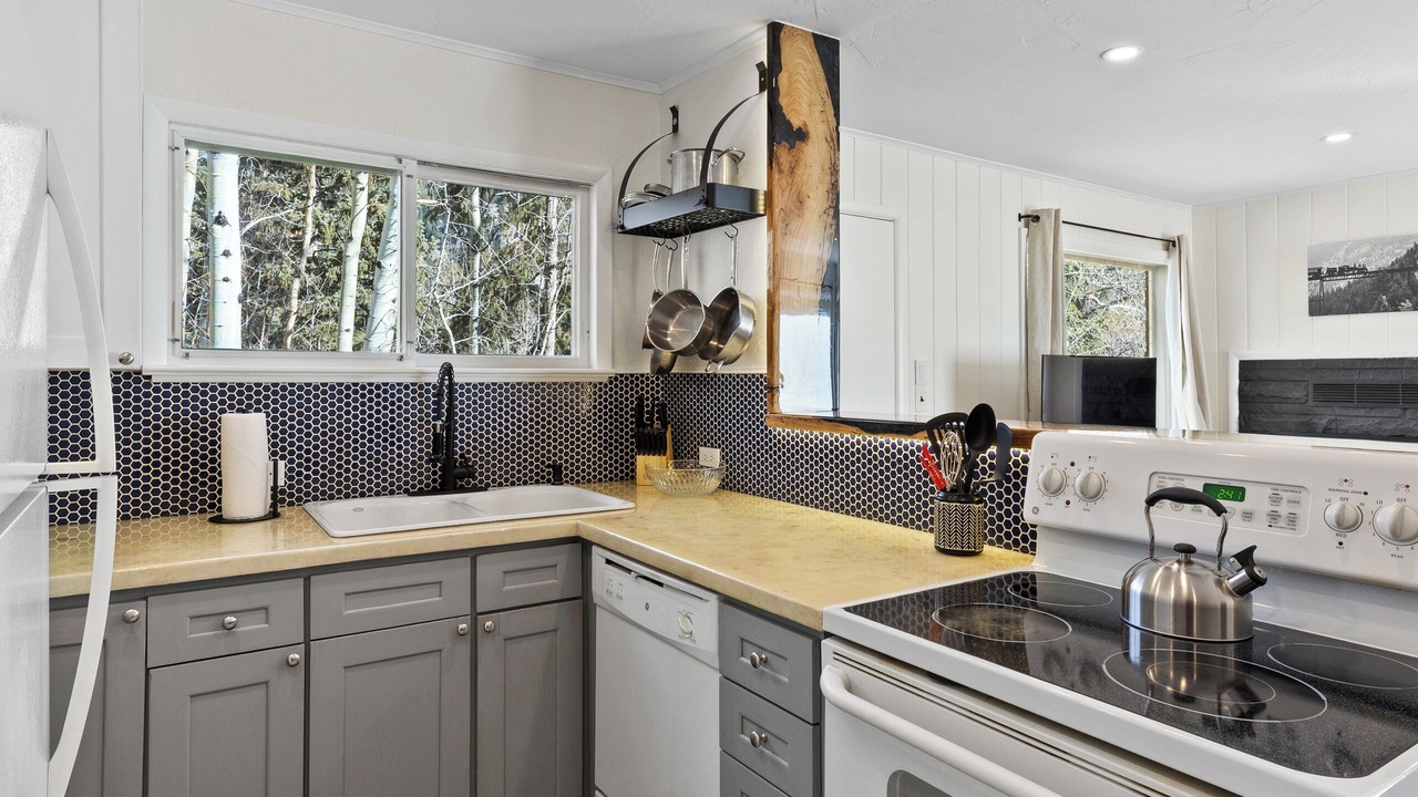 Photo of Kitchen in Historic District